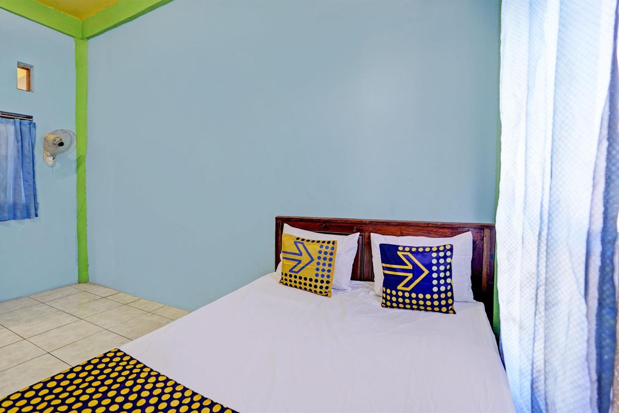 Oyo Life 93037 Nova Jaya Homestay Syariah Lamongan Exterior foto